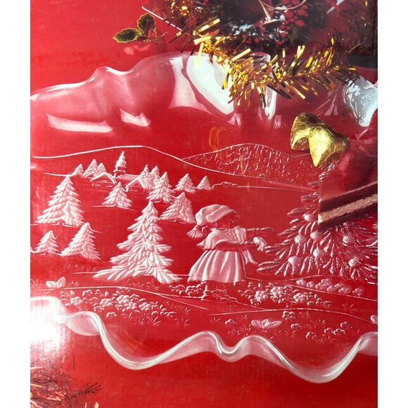Mikasa Christmas Story Oval Canape 17 1/4" Fluted Glass Serving Platter - Picture 2 of 10